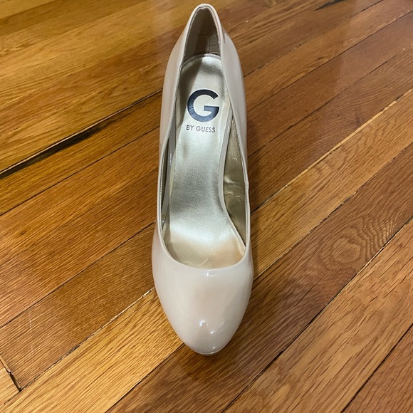 G by Guess Tan Heels! Minimal wear - great condition! Size 8.5 - Picture 1 of 4